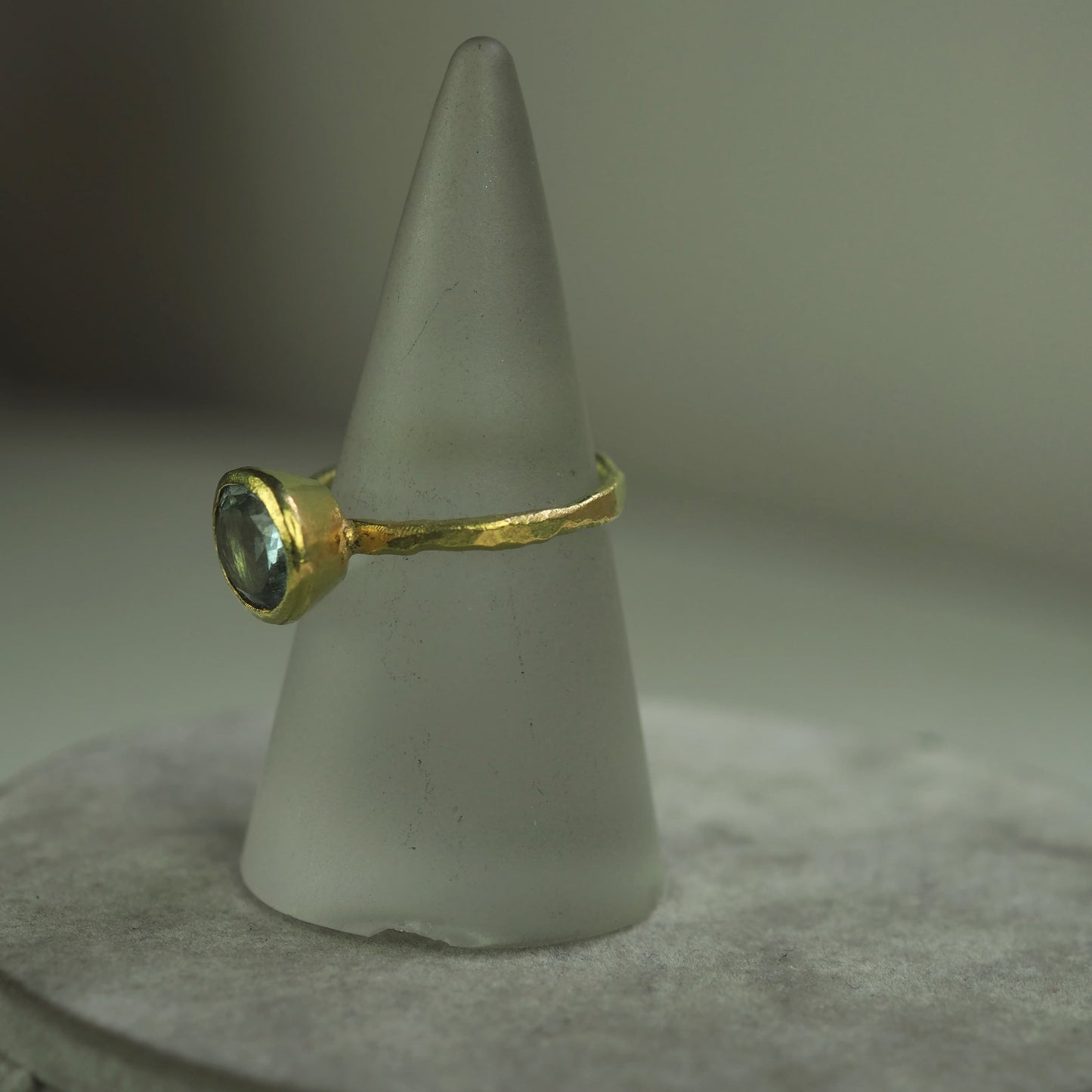 Allsopp, Disa – Aquamarine Gold Ring