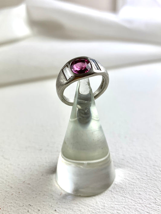 Betts, Malcolm - Platinum Ring with Oval Pink Sapphire & Diamonds, Size J1/2