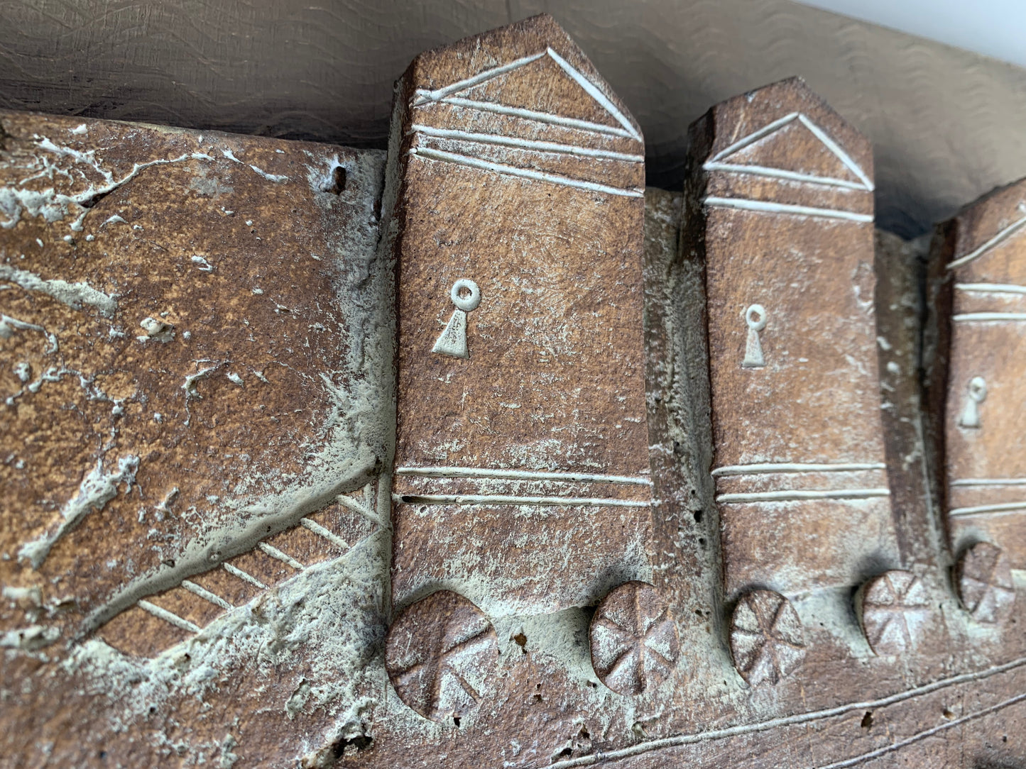 Maltby, John – Ceramic Sculpture 'Beach Scene'