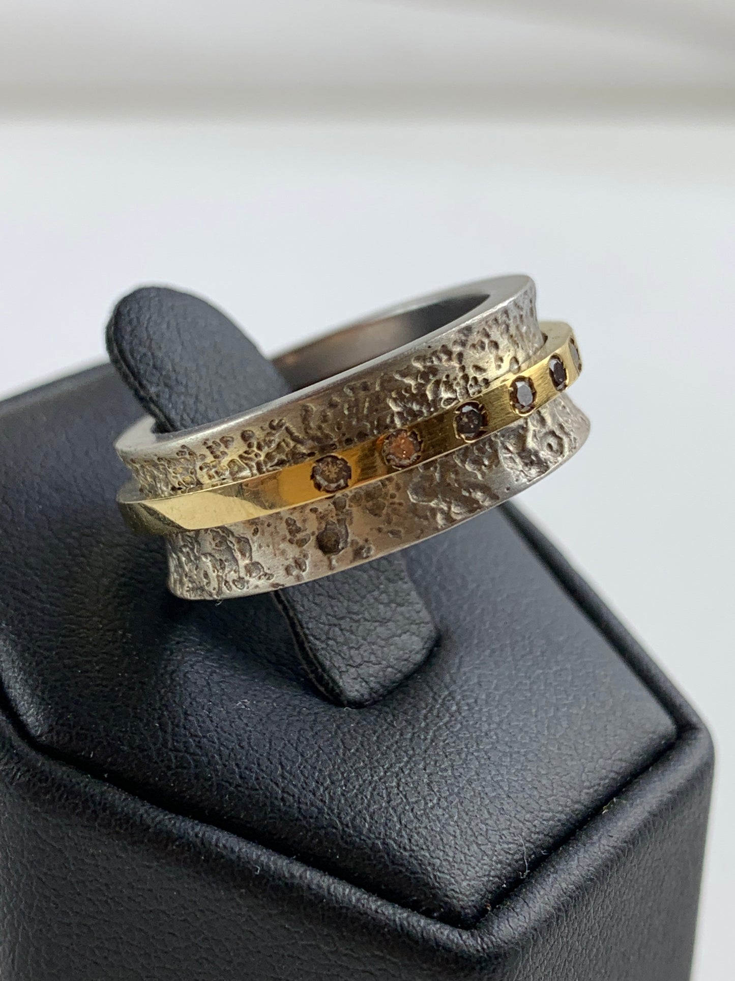 Hines, Susi - Etched Silver Opening Outer Ring with Gold Moving Inner Ring