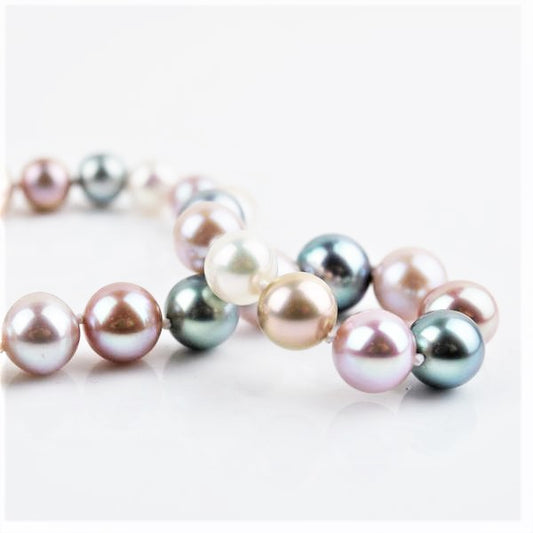 Betts, Malcolm – Tahitian Pearl Necklace | Malcolm Betts | Primavera Gallery