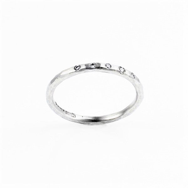 Betts, Malcolm – Channel Set Diamond Platinum Ring | Malcolm Betts | Primavera Gallery