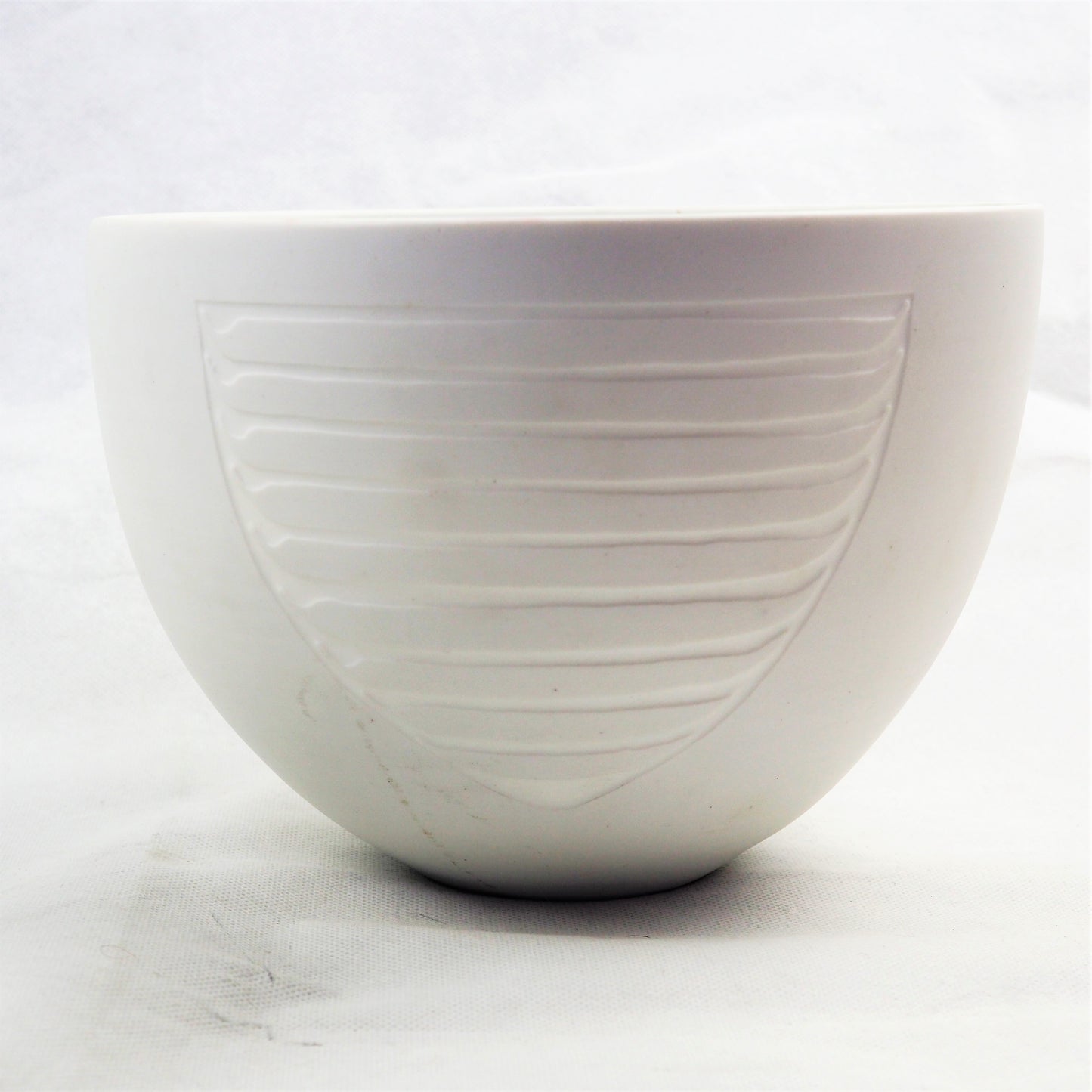 Les Blakebrough – Medium Porcelain Bowl | Les Blakebrough | Primavera Gallery