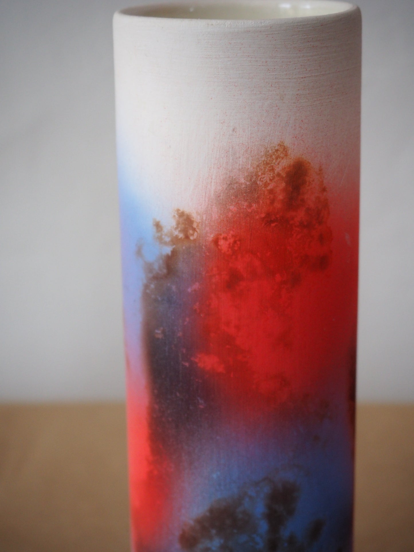 Wolfe Murray, Tessa – Blue/Pink Earthenware Vase