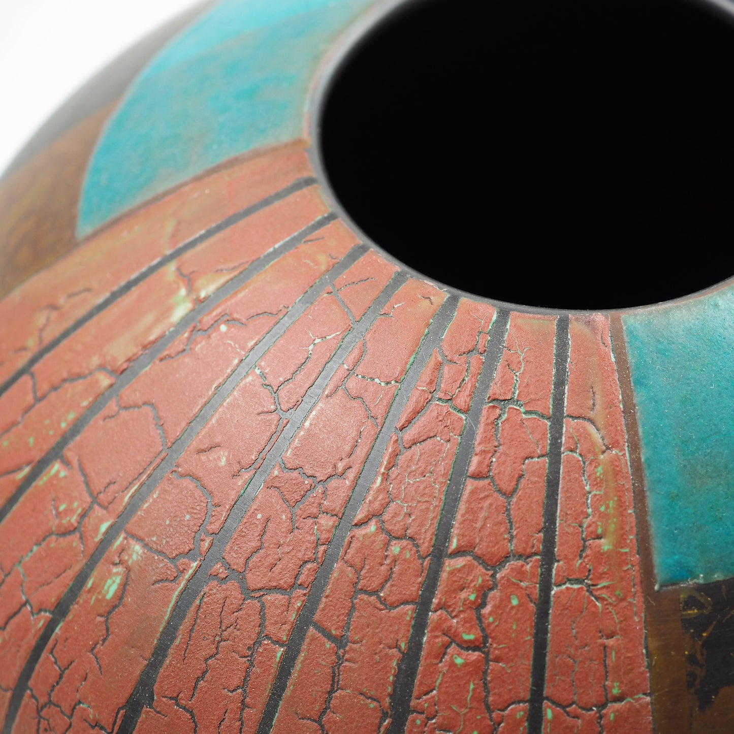 Laverick, Tony – Flat Based Round Vessel | Tony Laverick | Primavera Gallery