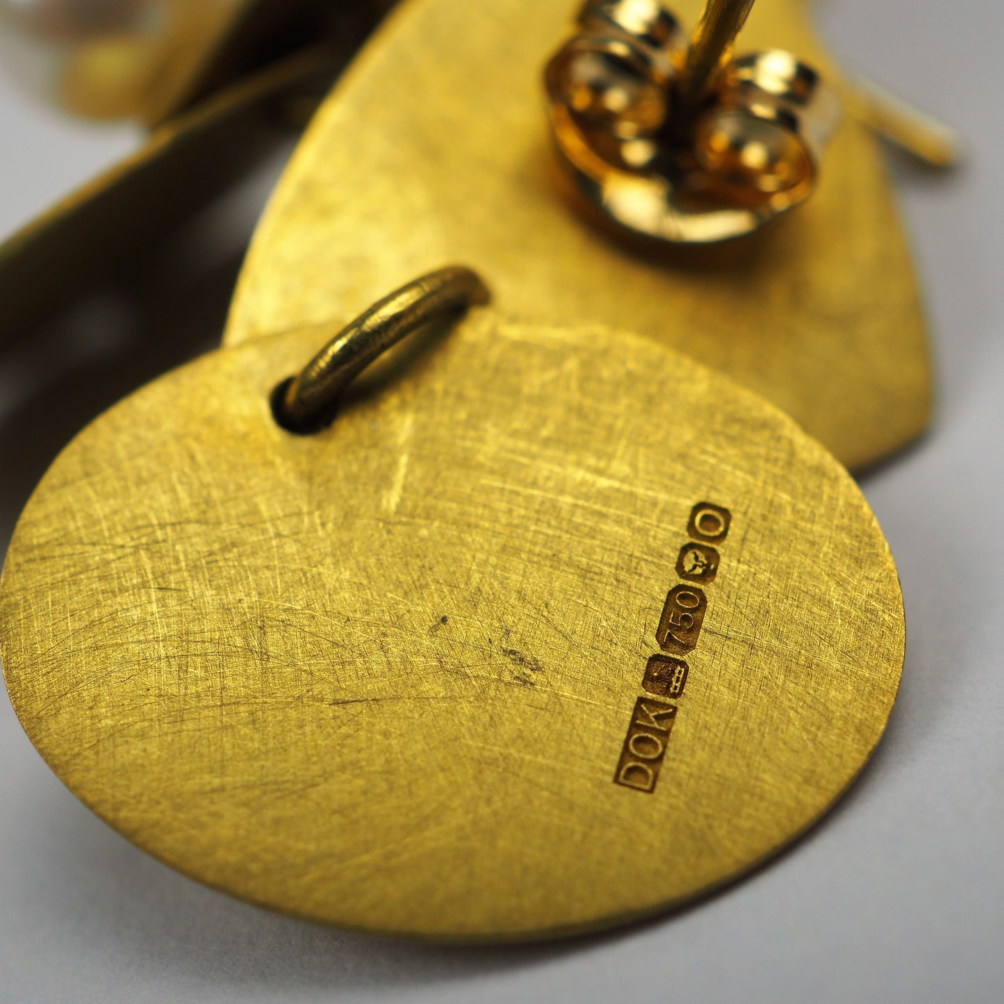 Krinos, Daphne – Yellow Gold and Pearl Earrings