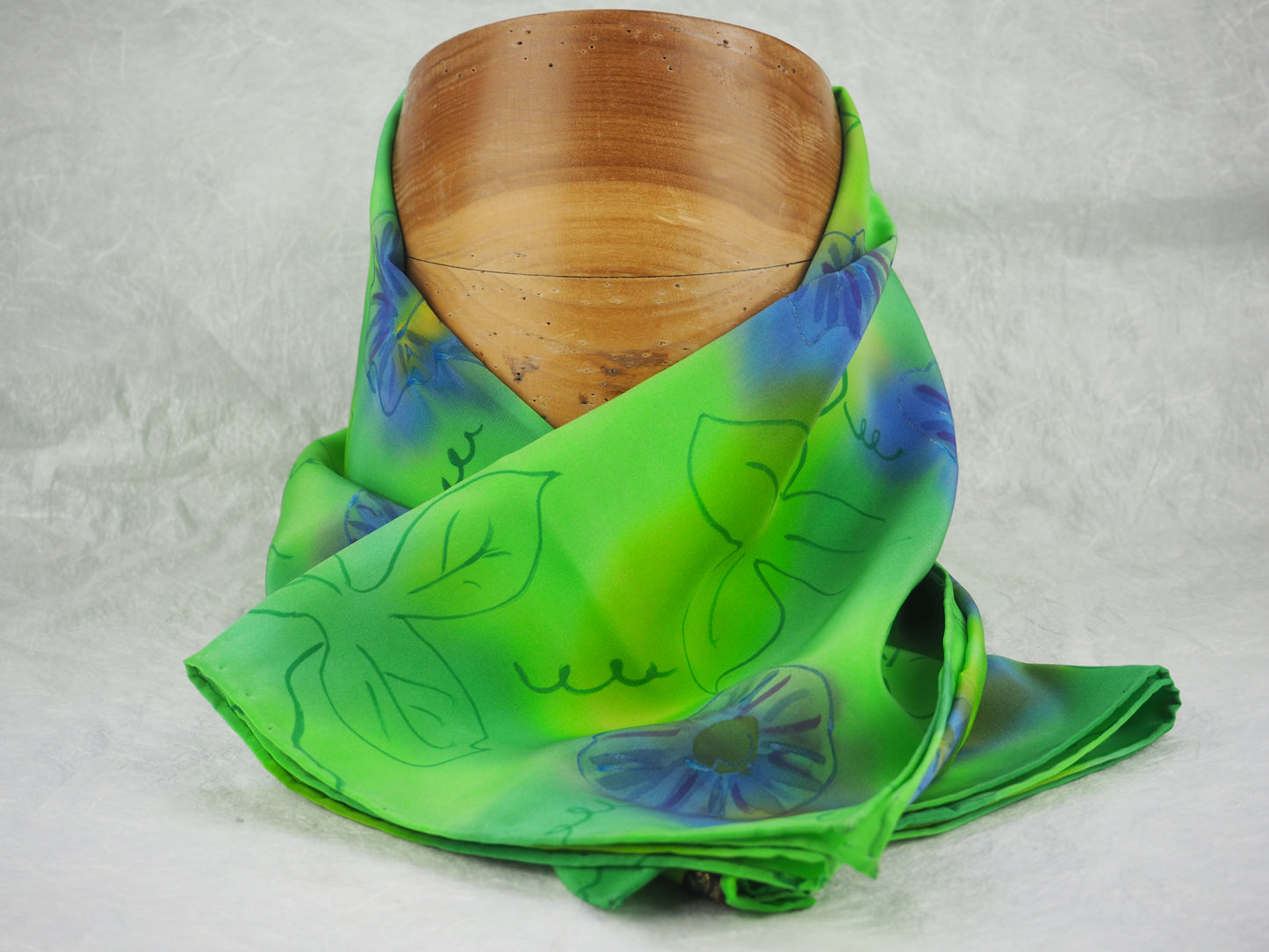 Bassett Watts, Louise - Green And Blue Morning Glories