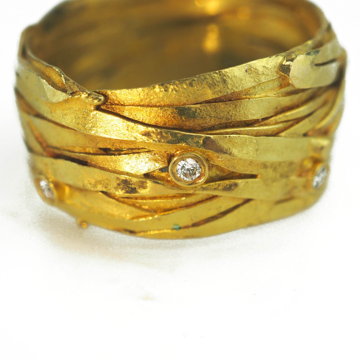 Carlow, Shimara – 18ct Gold Wrap Ring With Diamonds | Shimara Carlow | Primavera Gallery