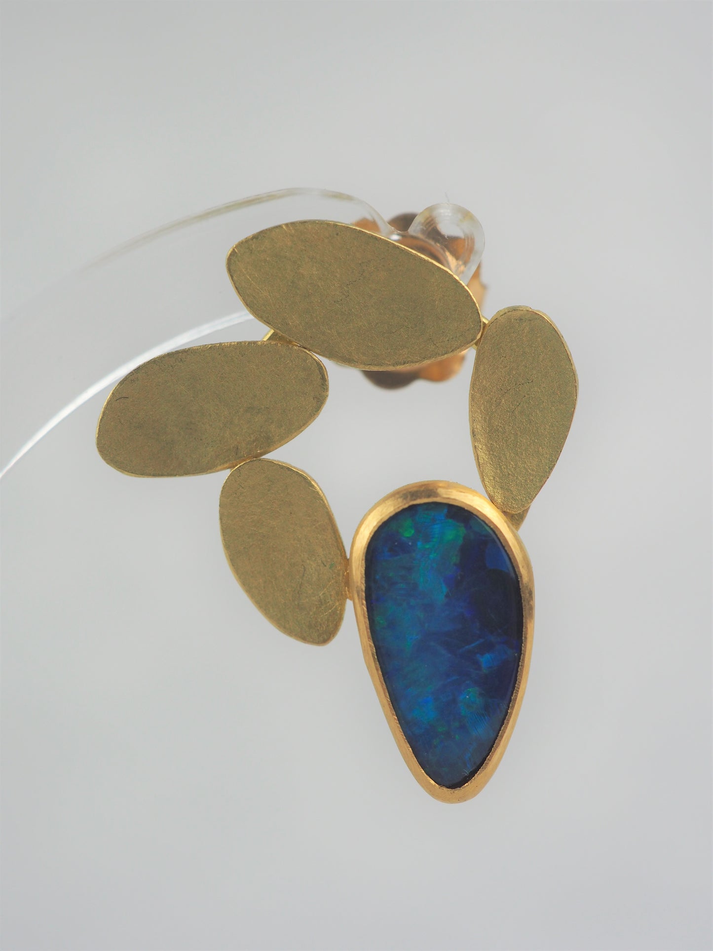 Mannheim, Catherine – Gold and Opal Earrings