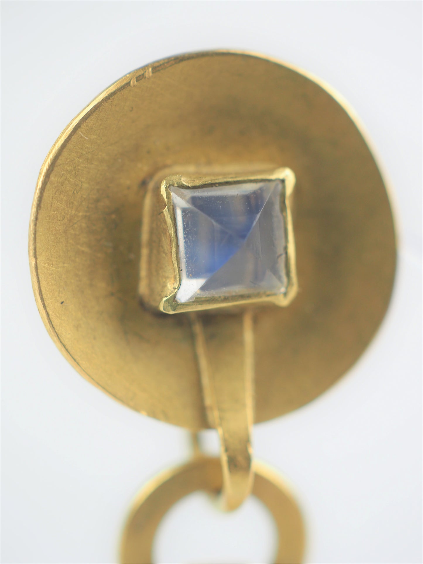 Krinos, Daphne – Gold and Moonstone Earrings