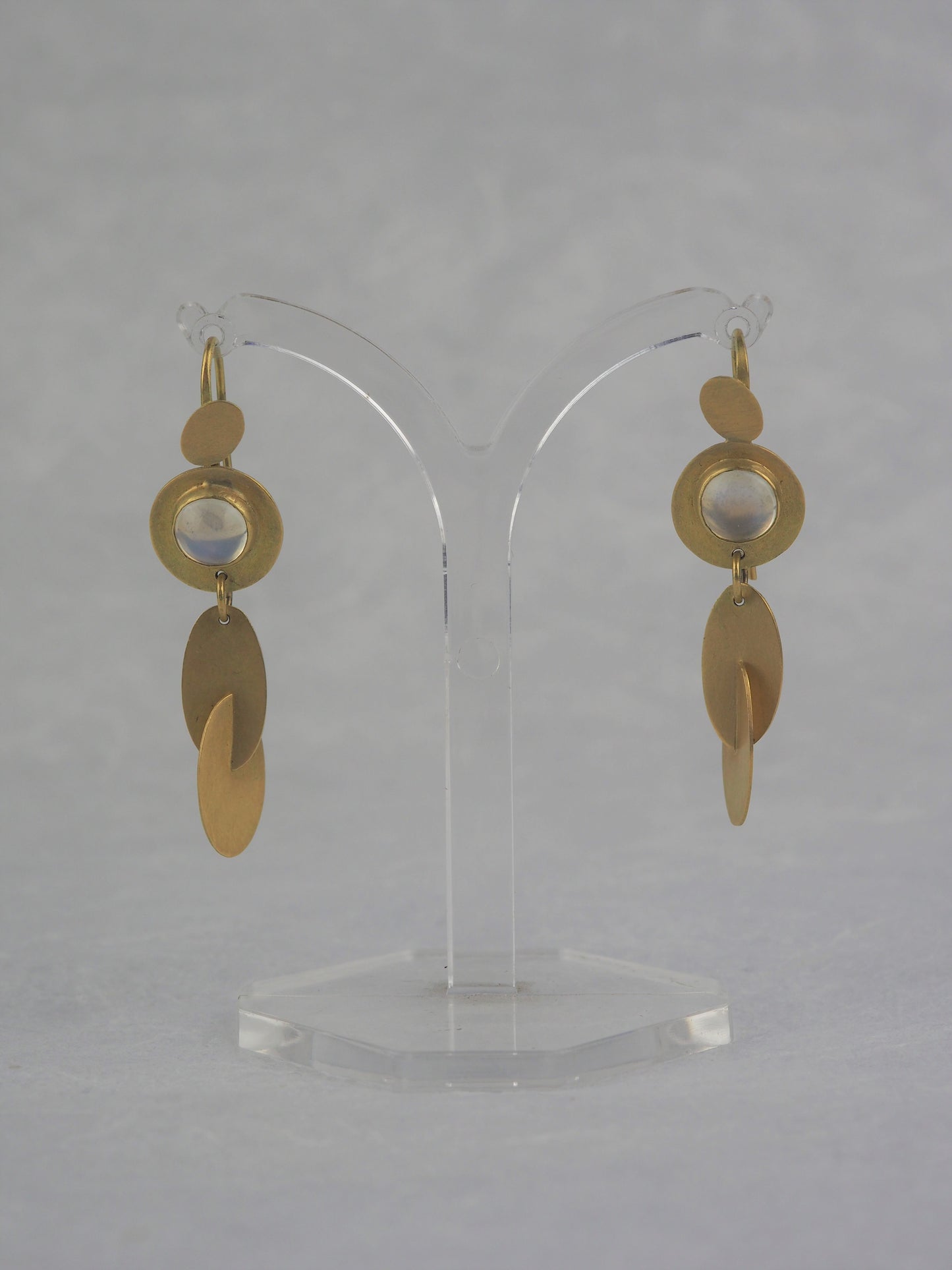 Krinos, Daphne – Gold and Moonstone Earrings