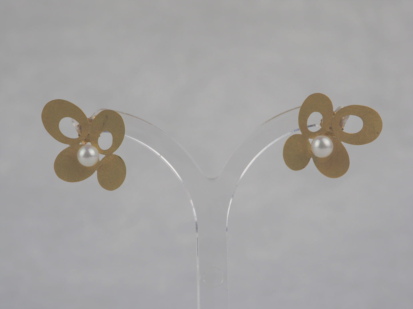 Krinos, Daphne – Gold and Pearl Studs