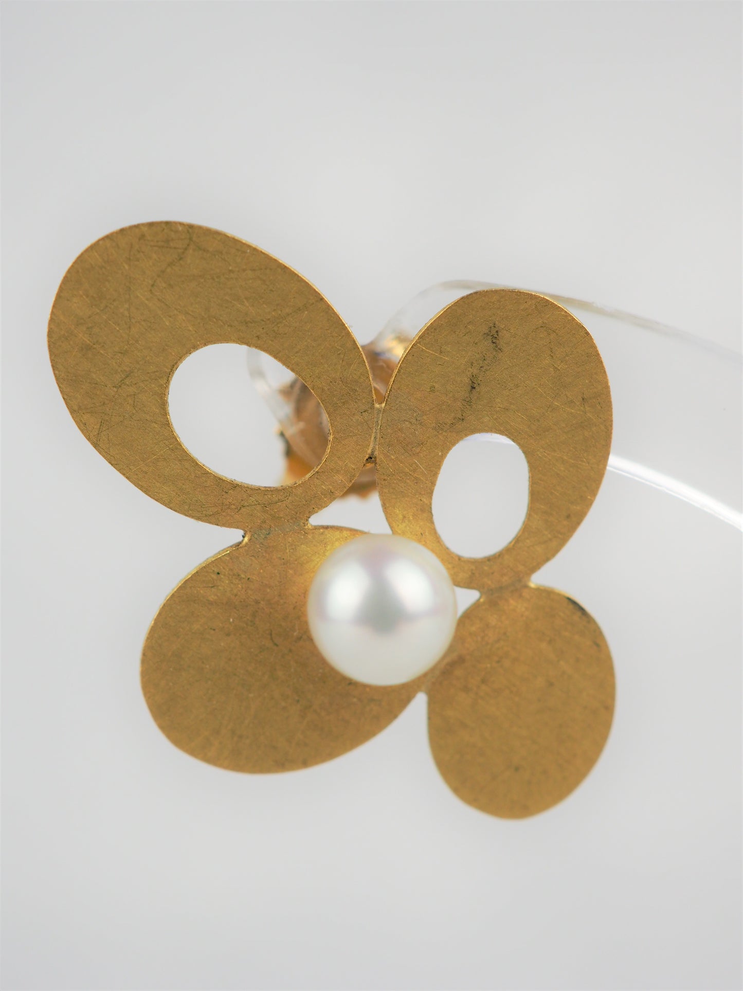 Krinos, Daphne – Gold and Pearl Studs