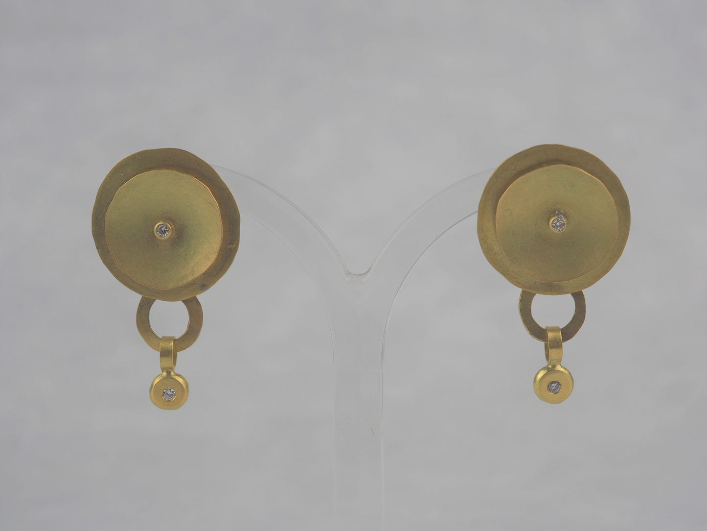 Krinos, Daphne – Gold and Diamond Earrings