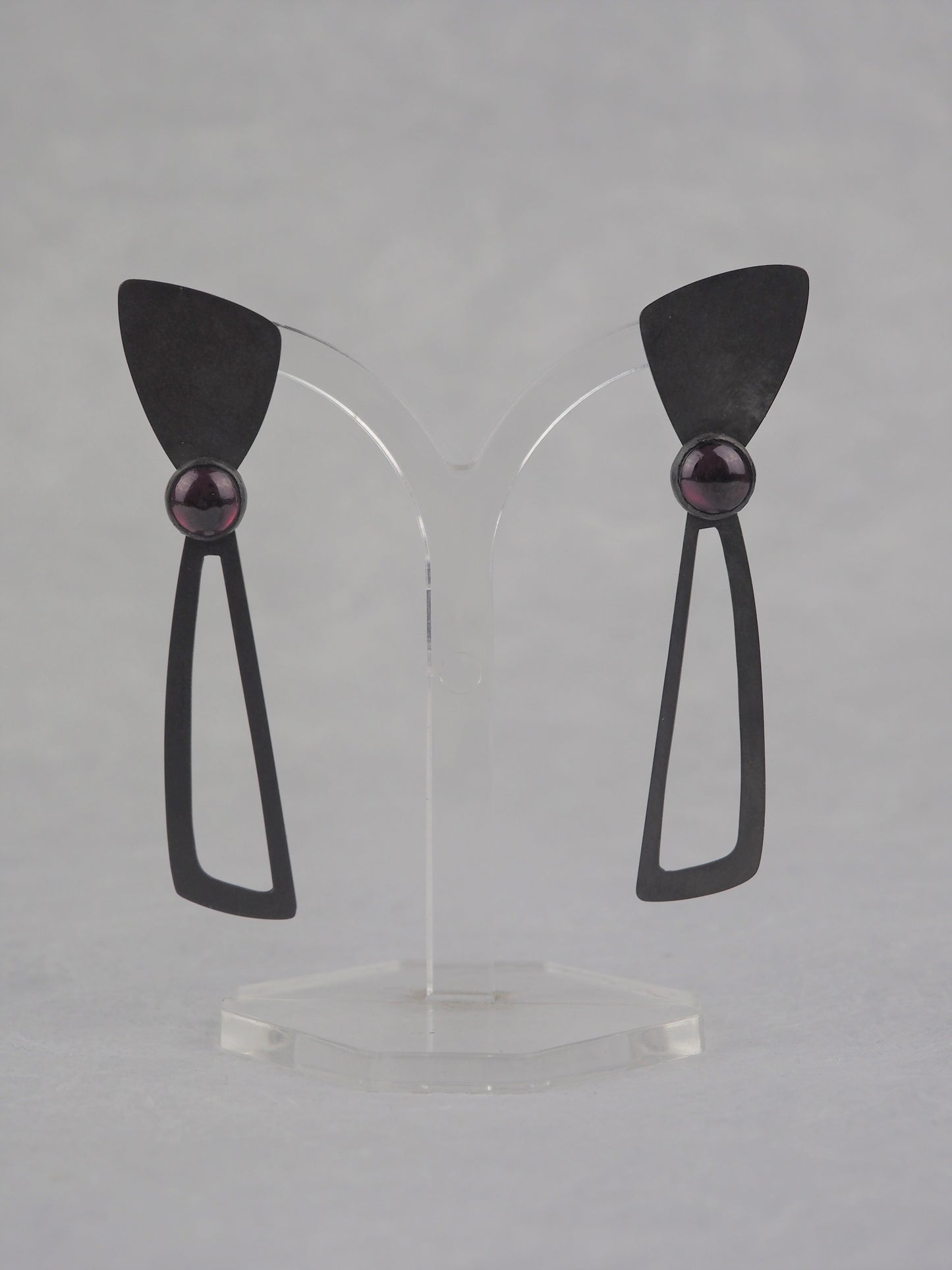 Krinos, Daphne – Oxidised Silver and Garnet Earrings