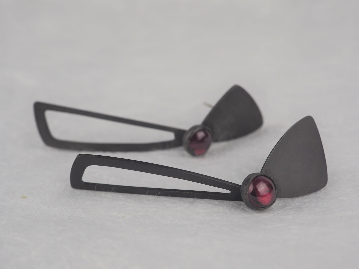 Krinos, Daphne – Oxidised Silver and Garnet Earrings