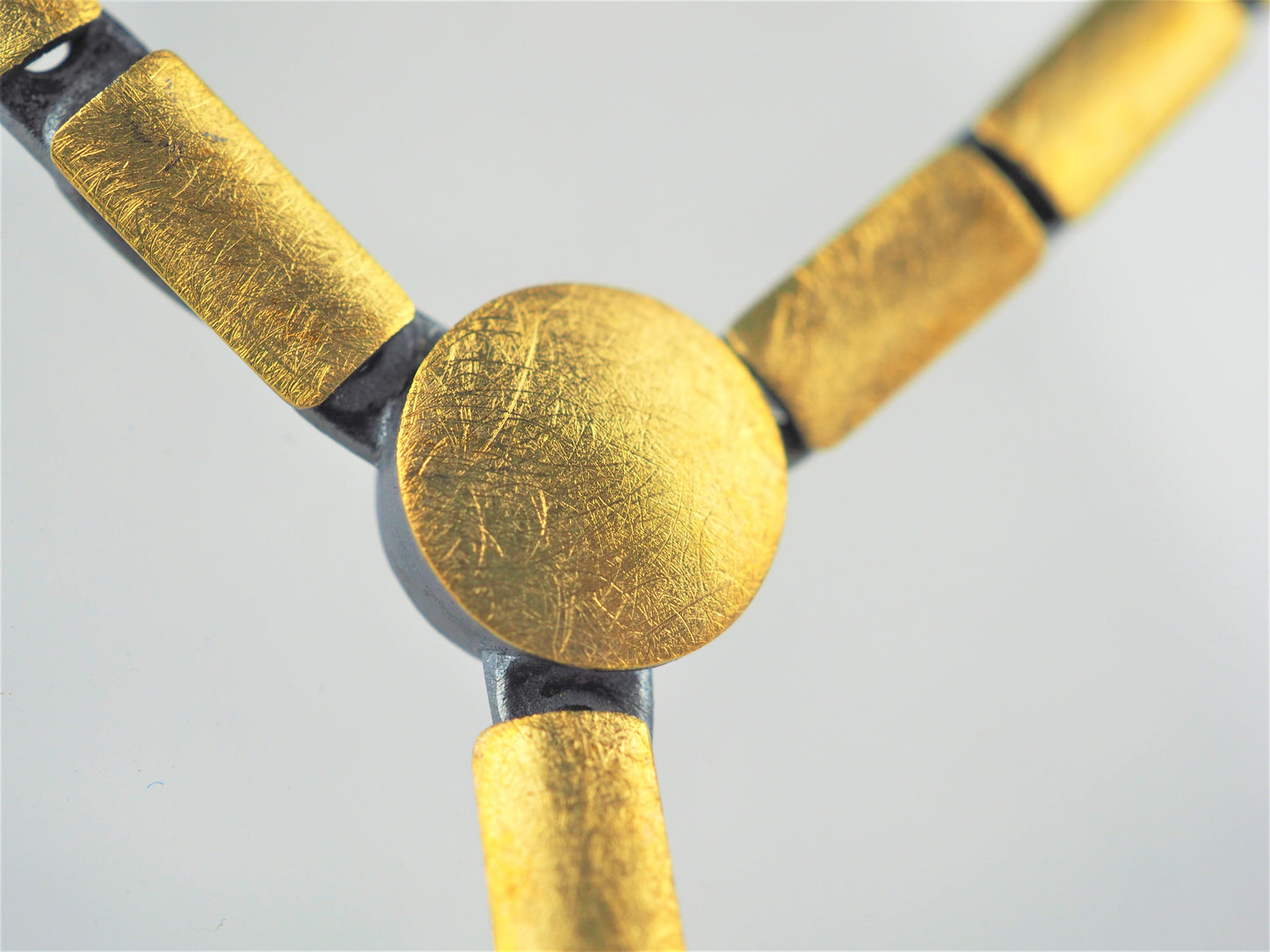 Klosowski, Kai - 22ct Gold, Oxidised Silver and Pearl Necklace