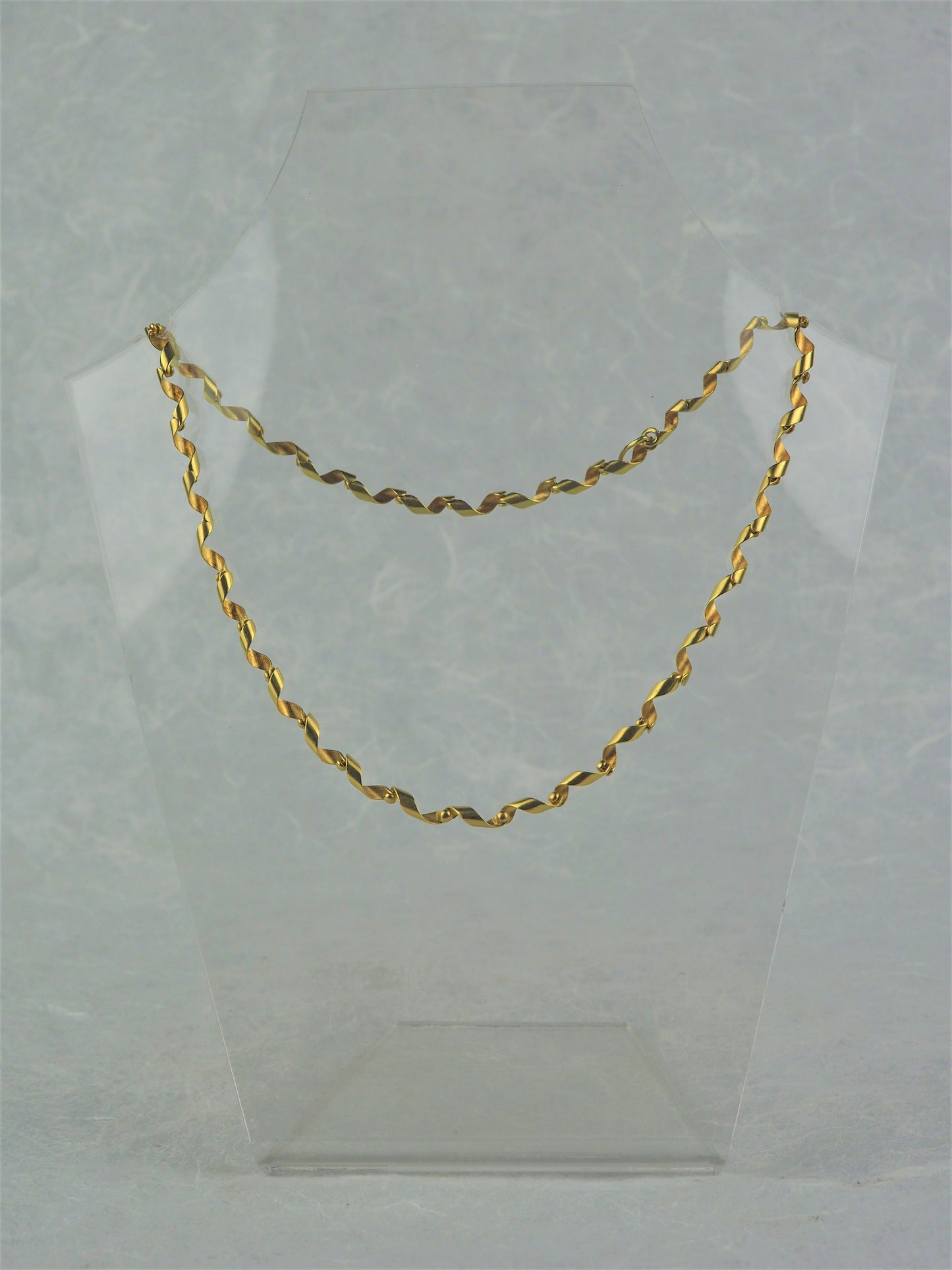 Klosowski, Kai - 18ct Gold Necklace