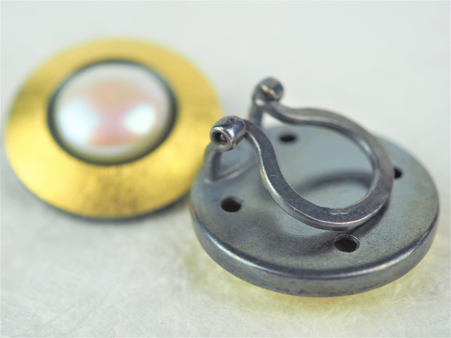 Klosowski, Kai - 22ct Gold and Pearl Clip-On Studs