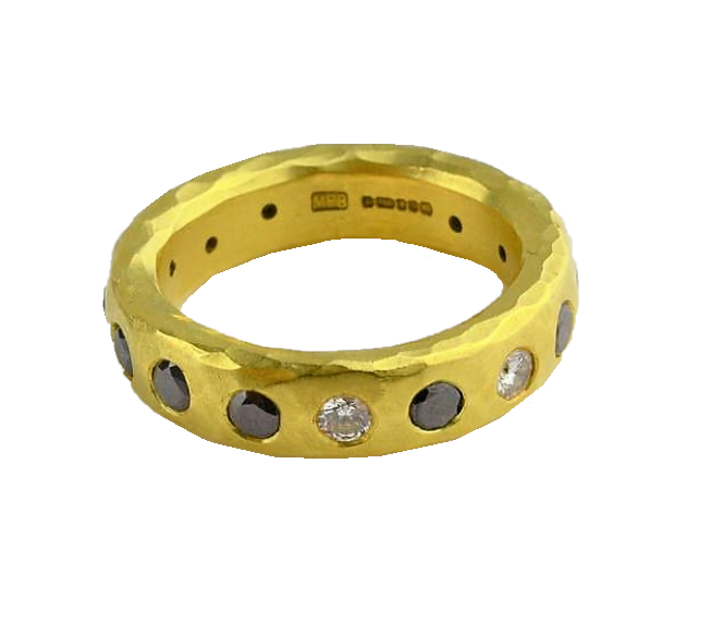 Betts, Malcolm – White and Black Diamond Gold Ring | Malcolm Betts | Primavera Gallery