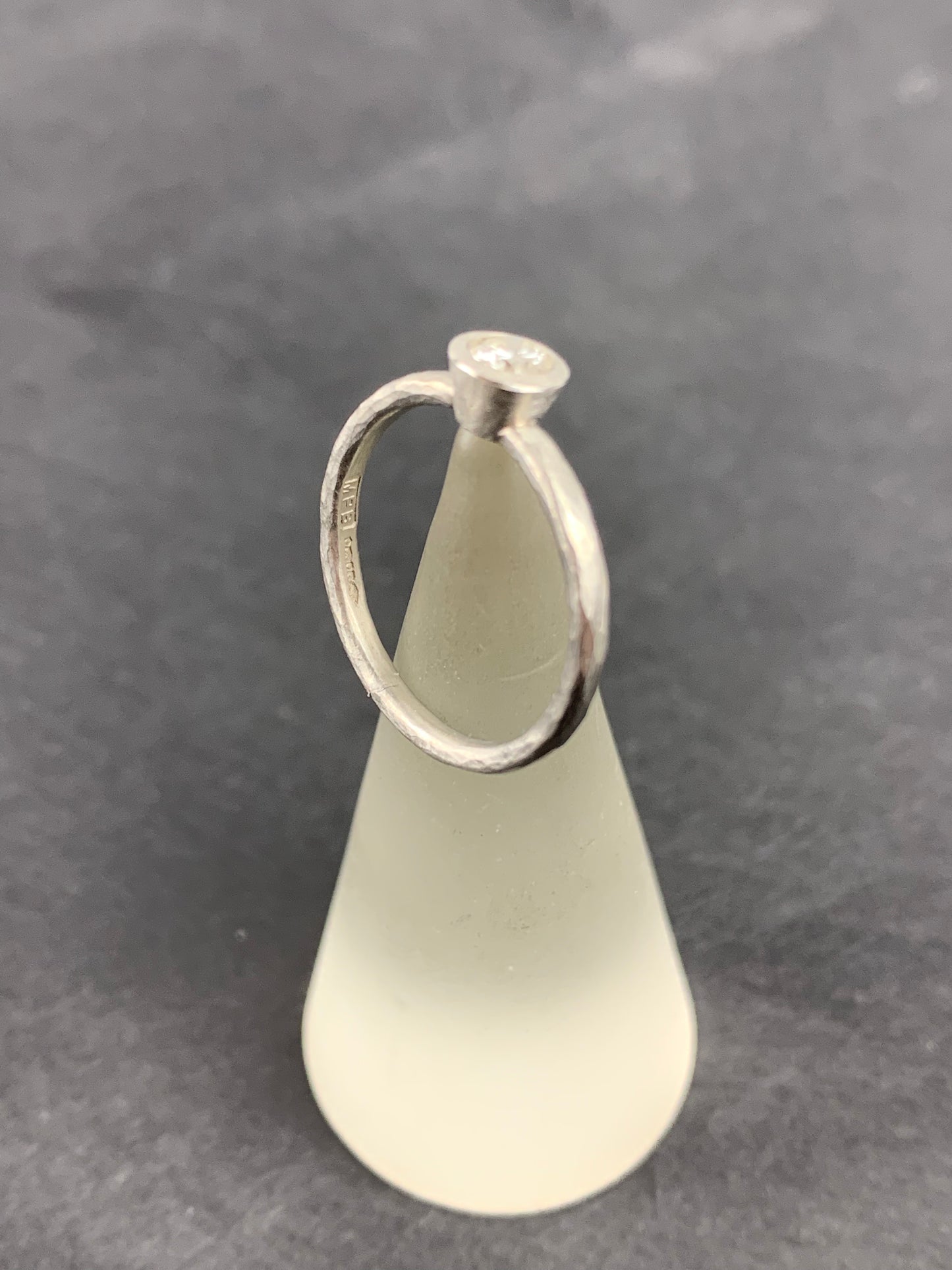 Betts, Malcolm - Platinum Ring with Round Brilliant Cut Diamond, Size L1/2