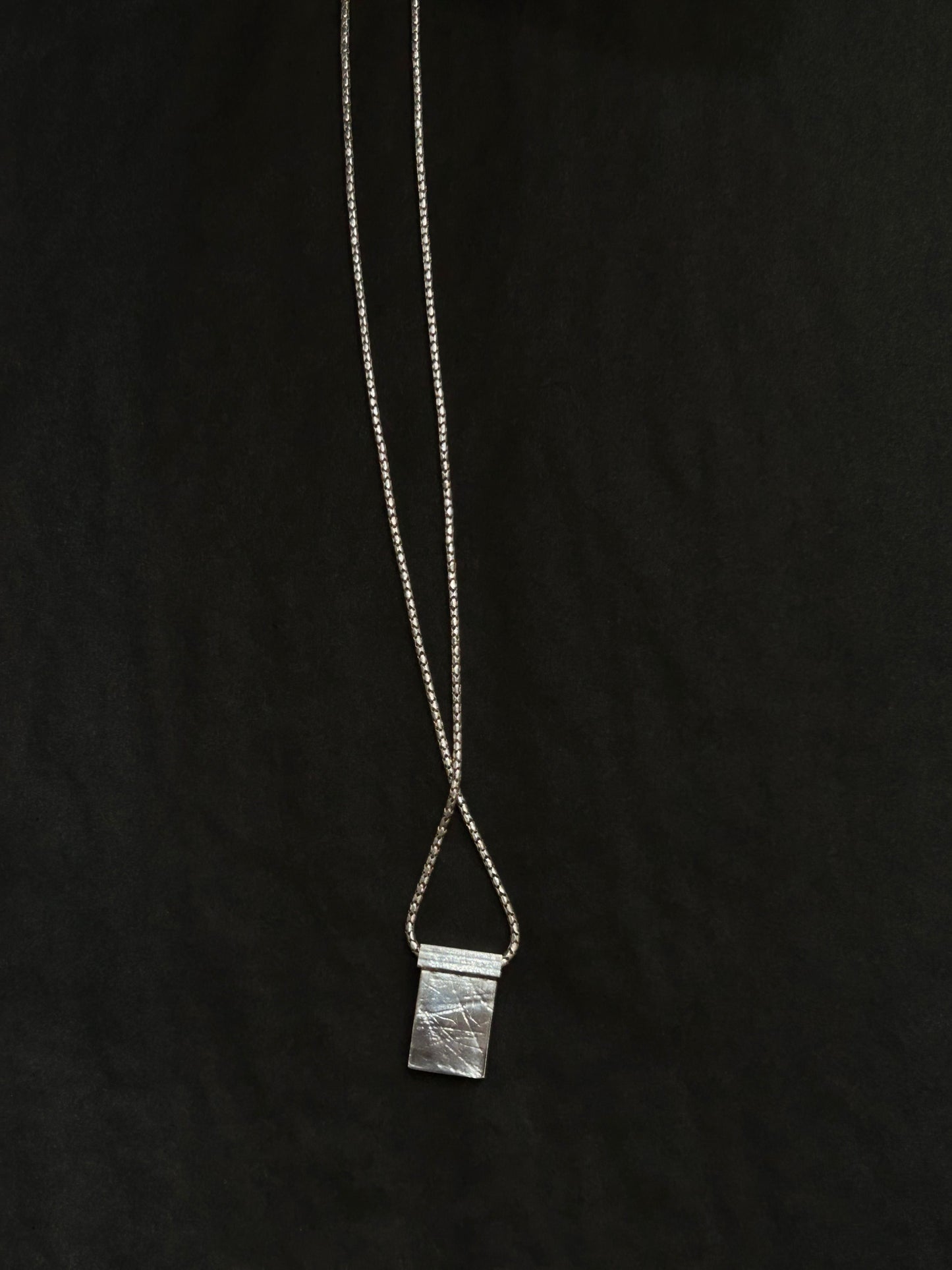 Arnold, Xuella - Camel necklace