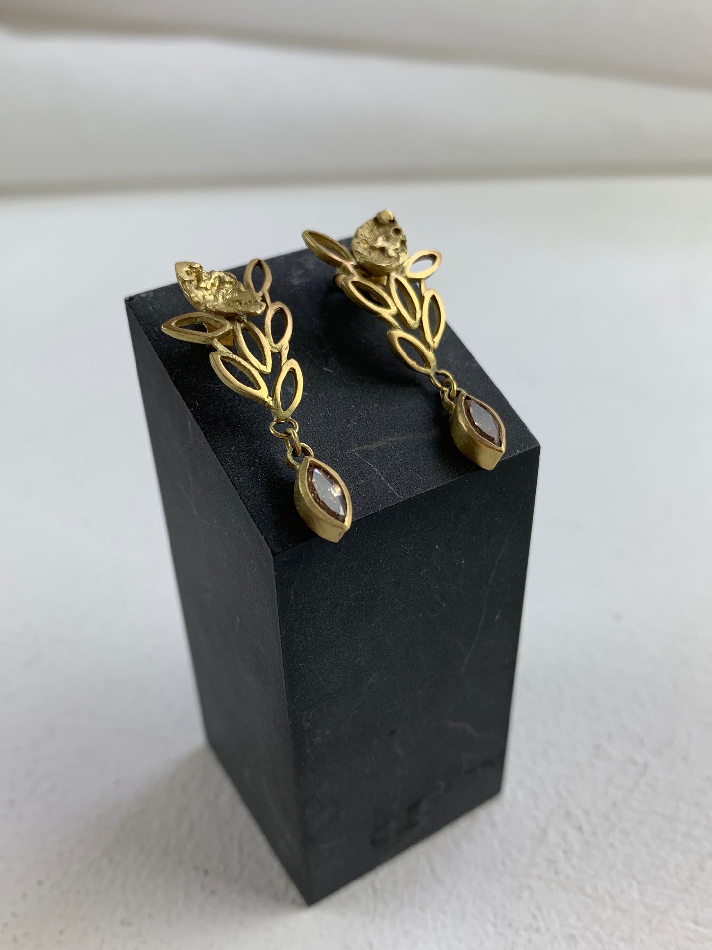 Hines, Susi - Yellow Gold Earrings with Marquis Cognac Diamonds