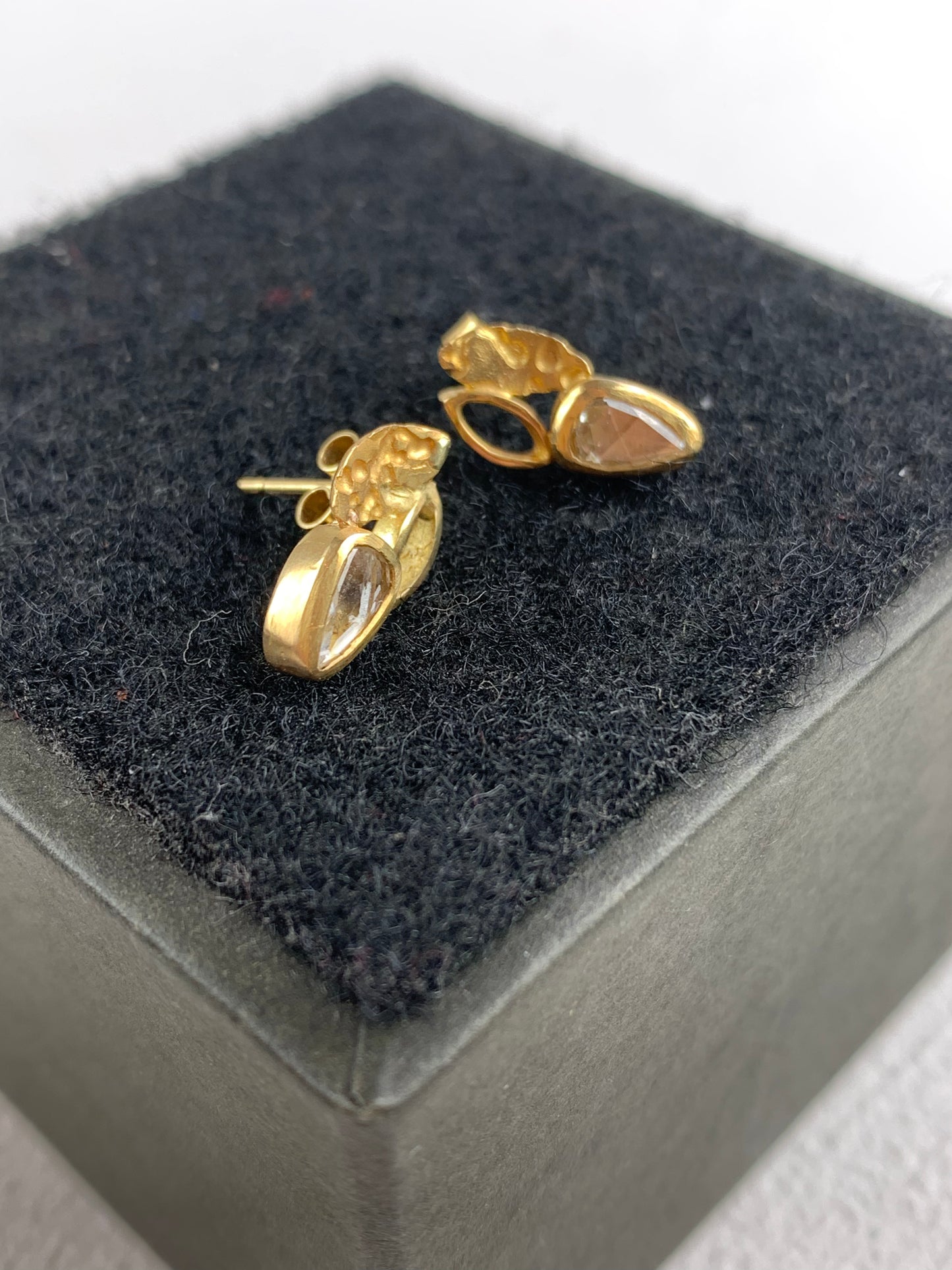 Hines, Susi - Gold Antique Diamond Stud Earrings