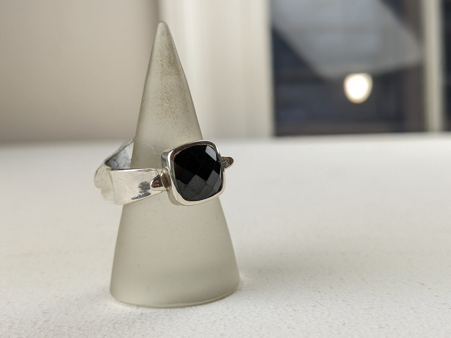 Lucas, Jackie – Black onyx ring. Size Q