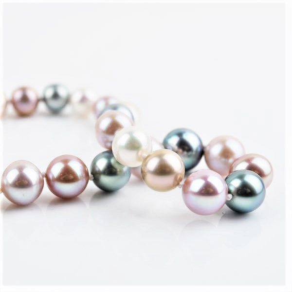 Betts, Malcolm – Tahitian Pearl Necklace | Malcolm Betts | Primavera Gallery