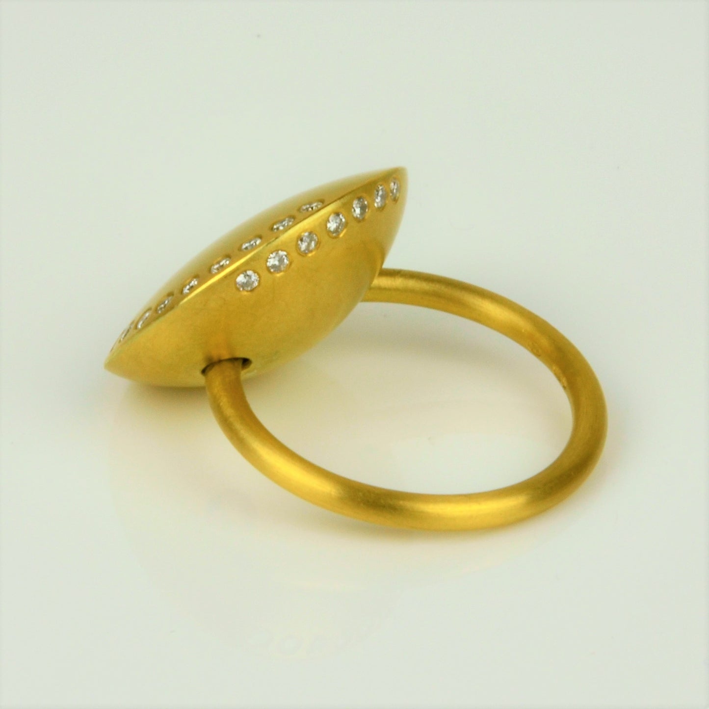 Ruberg, Kamilla – Gold Diamond Ring | Kamilla Ruberg | Primavera Gallery