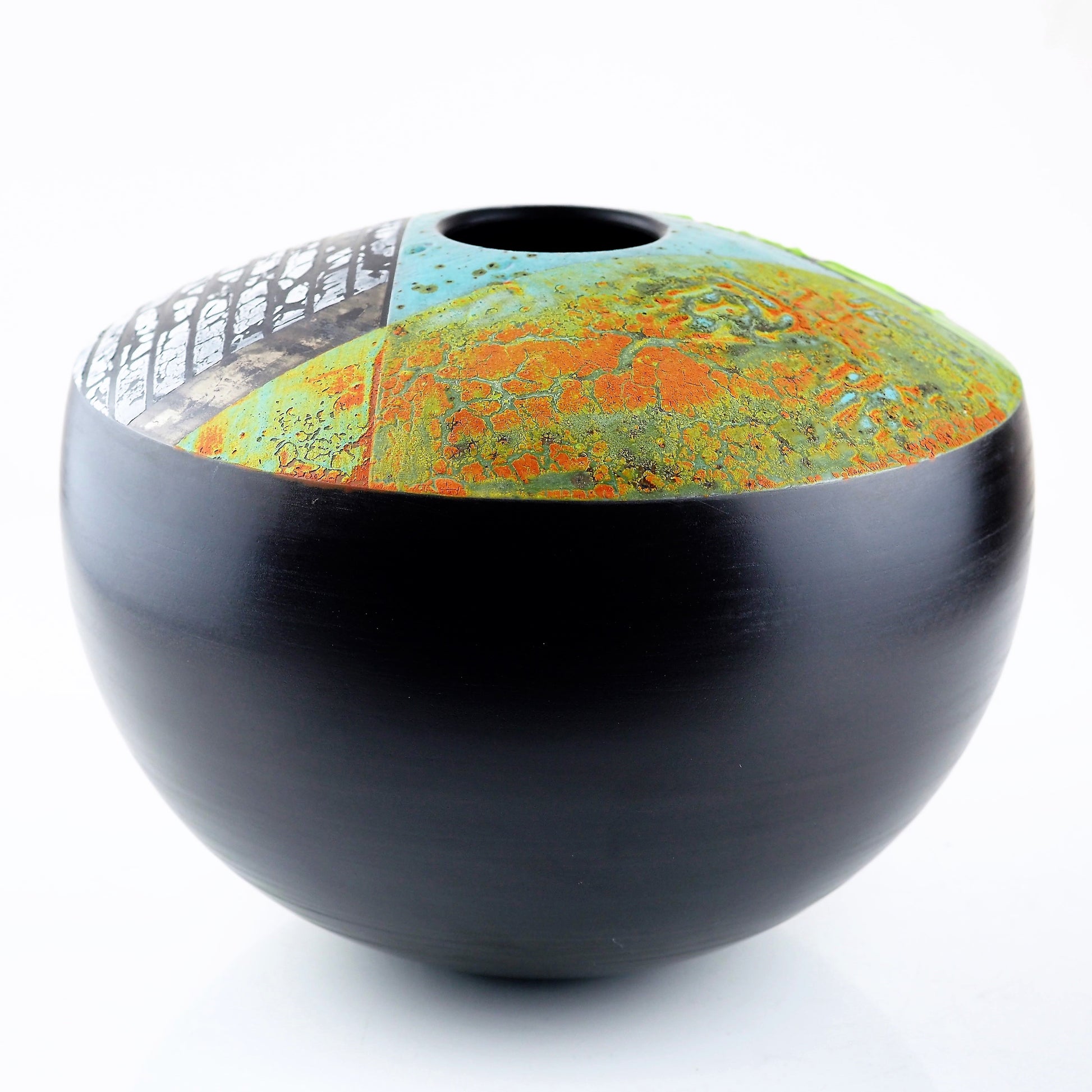 Laverick, Tony – Urn Vessel | Tony Laverick | Primavera Gallery