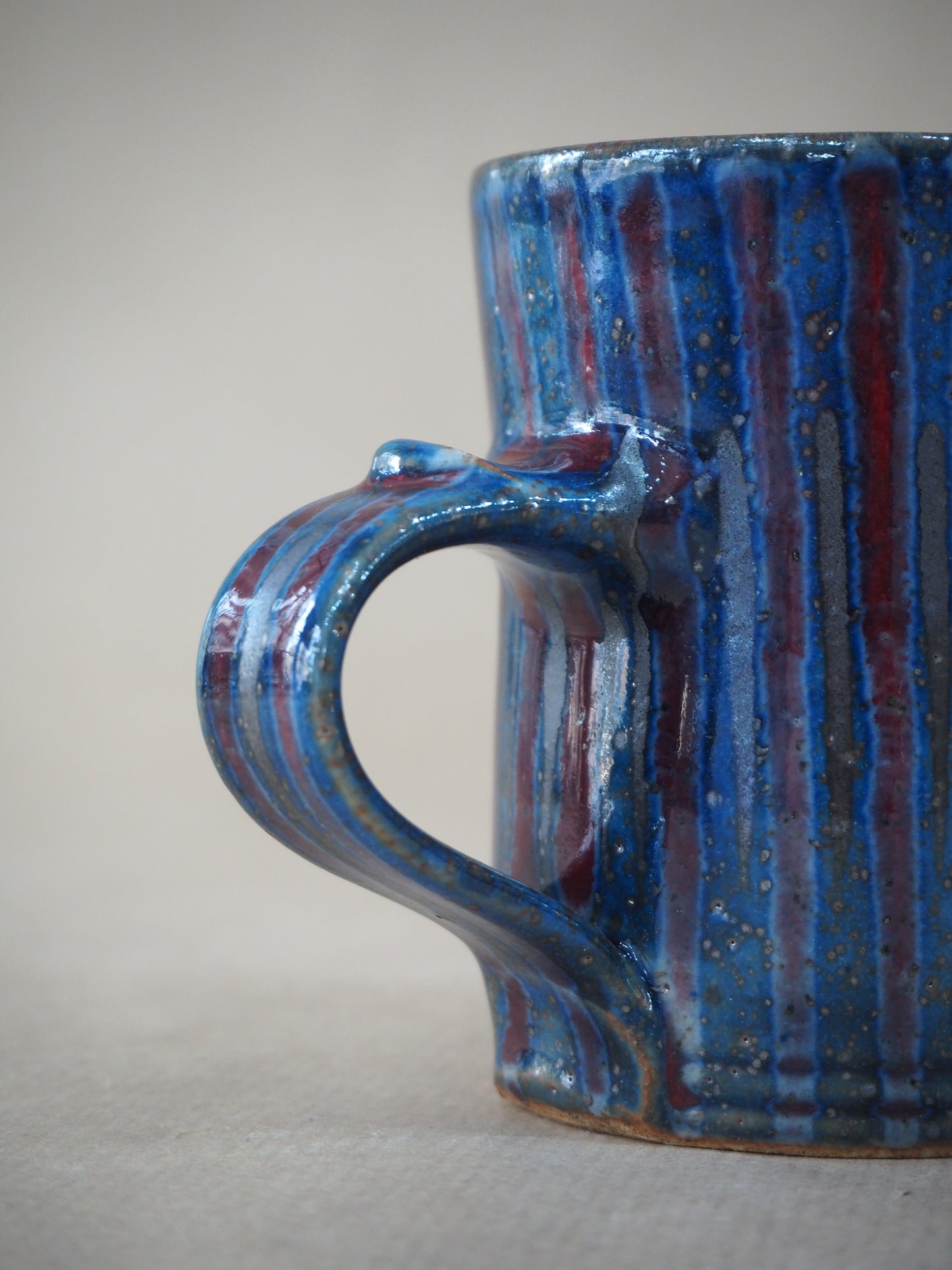 Goldsmith, Robert – Small Red, Blue & Silver Pinstripe Mug