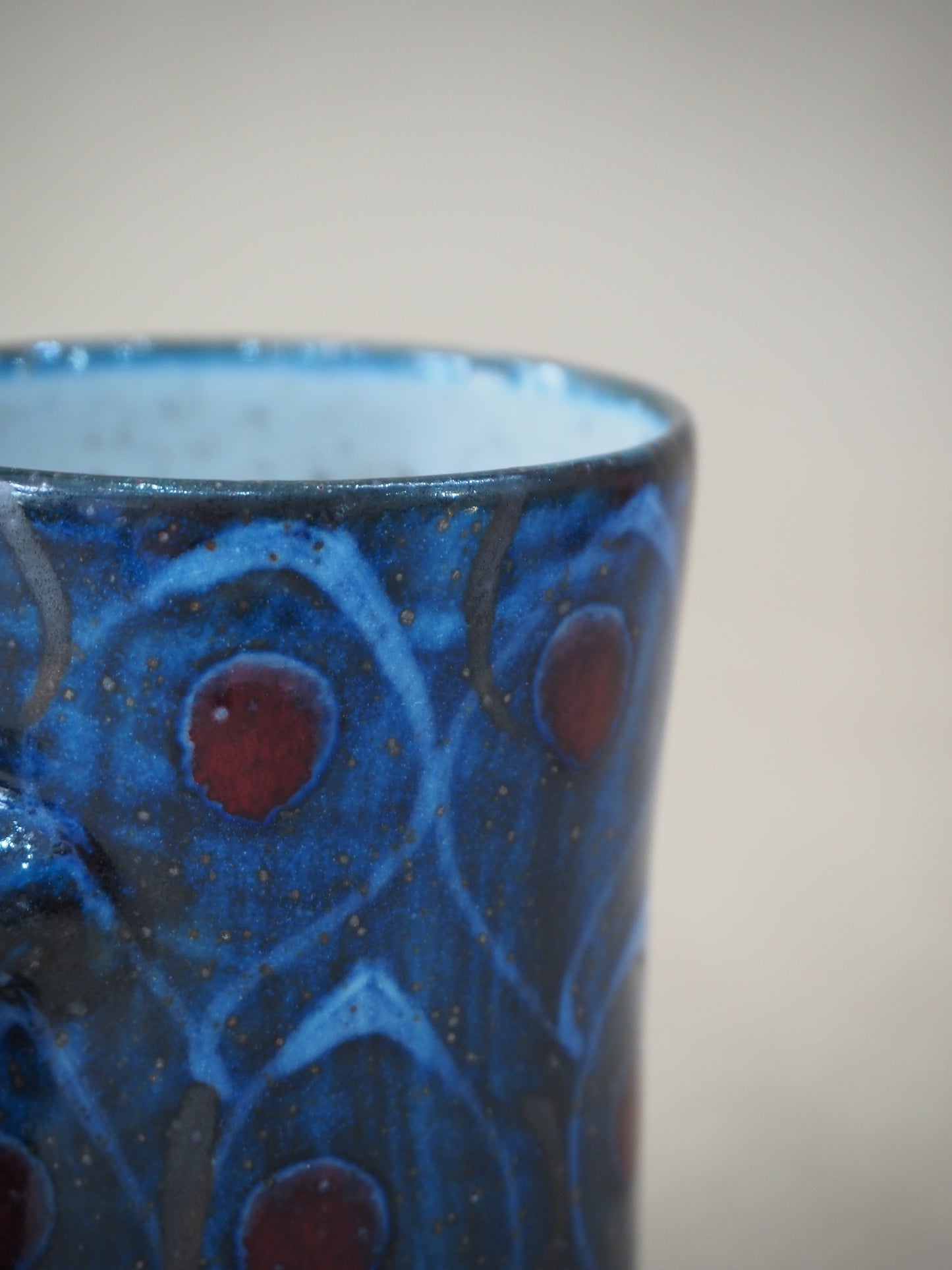 Goldsmith, Robert – Small Red, Blue & Silver Peacock Mug