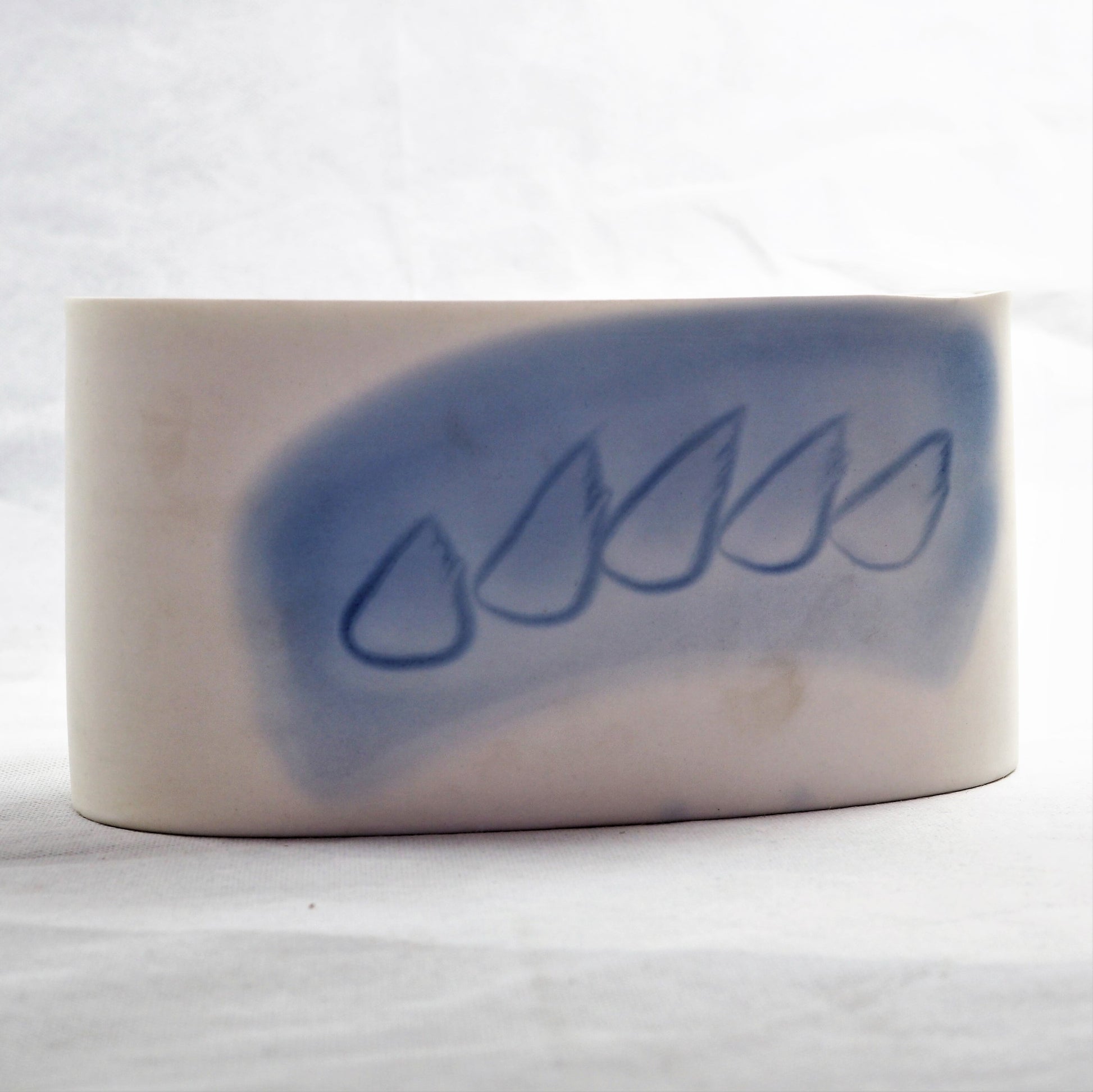 Les Blakebrough – Medium Porcelain Tub | Les Blakebrough | Primavera Gallery