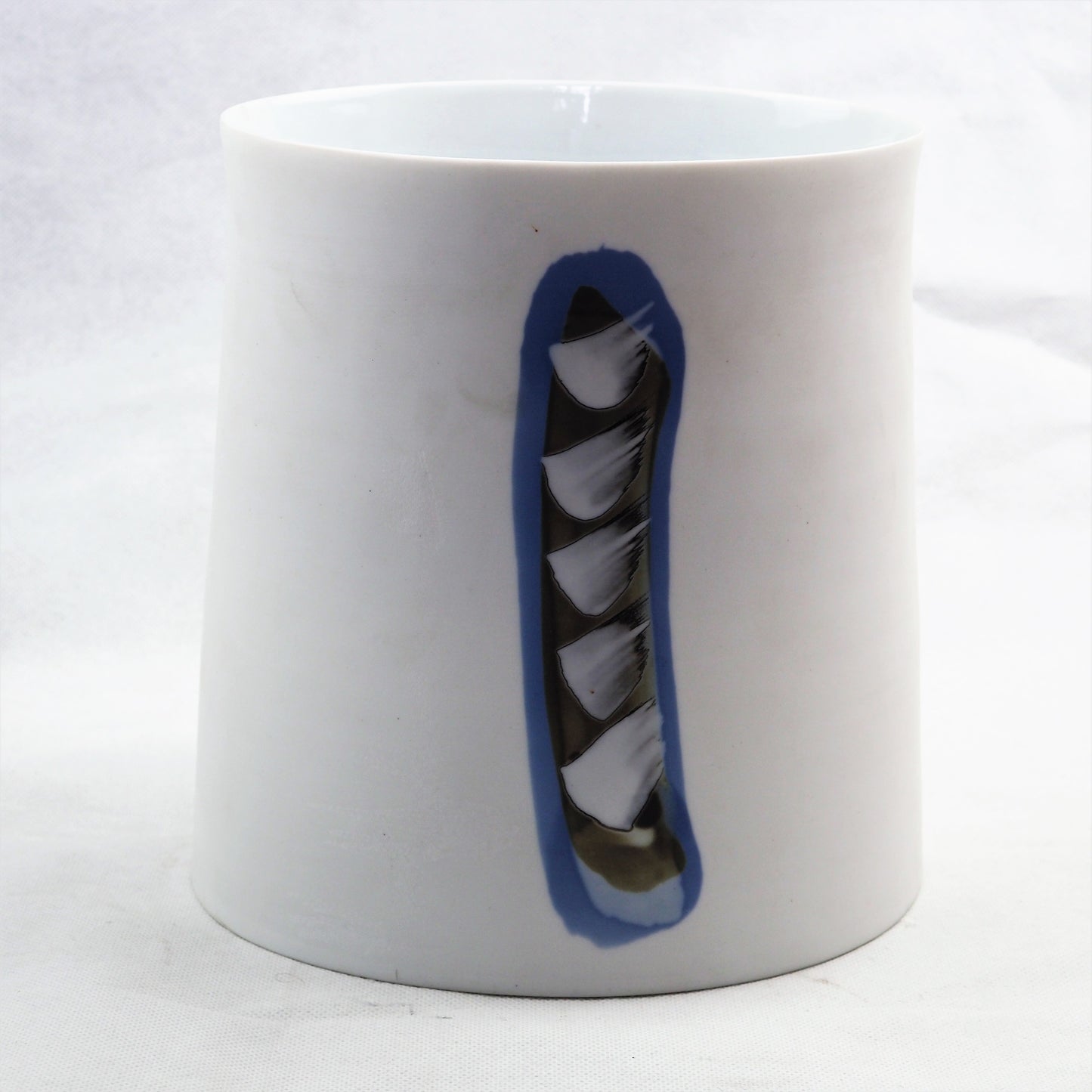 Les Blakebrough – Porcelain Conical Vessel | Les Blakebrough | Primavera Gallery