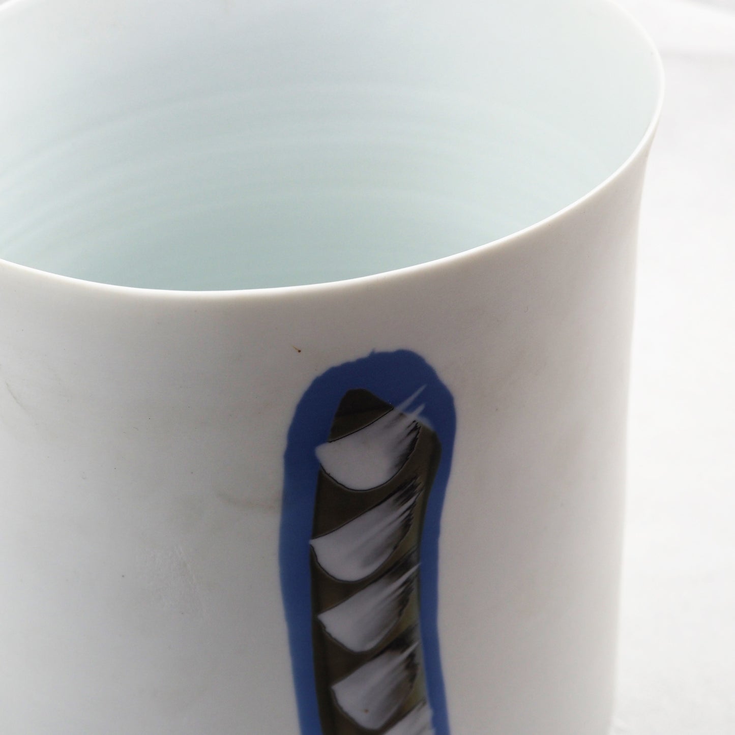 Les Blakebrough – Porcelain Conical Vessel | Les Blakebrough | Primavera Gallery