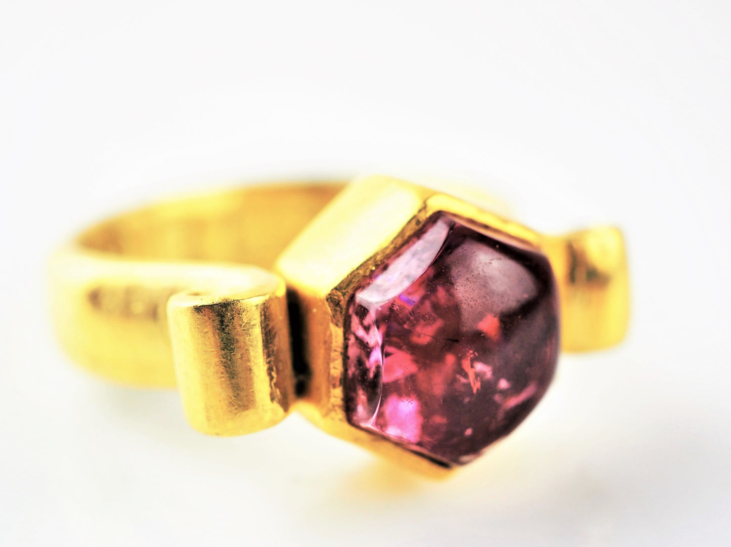 Harris, Charmian – Gold Pink Tourmaline Ring | Charmian Harris | Primavera Gallery