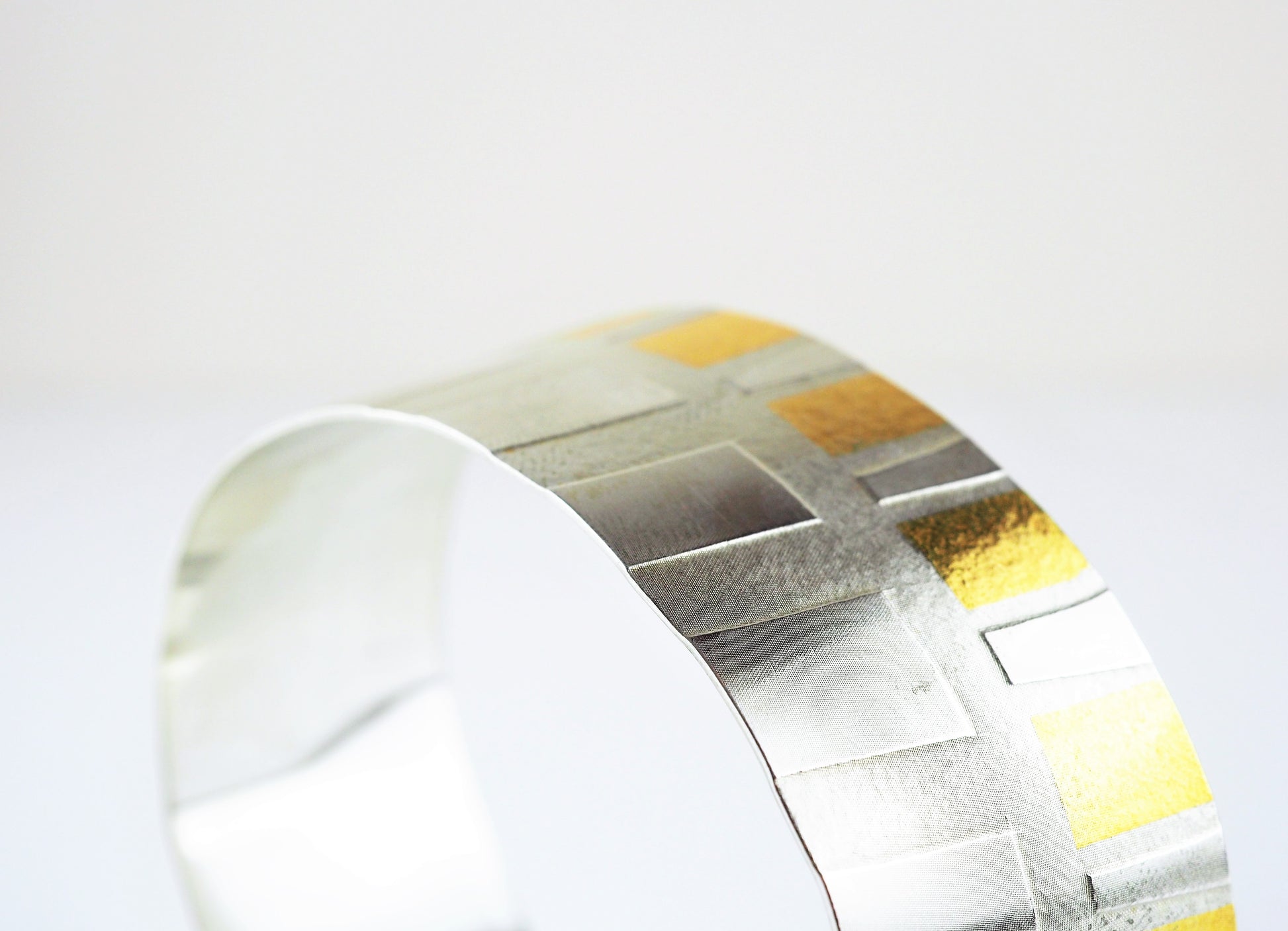 Briggs, Jessica – 'Ancient' Bangle | Jessica Briggs | Primavera Gallery