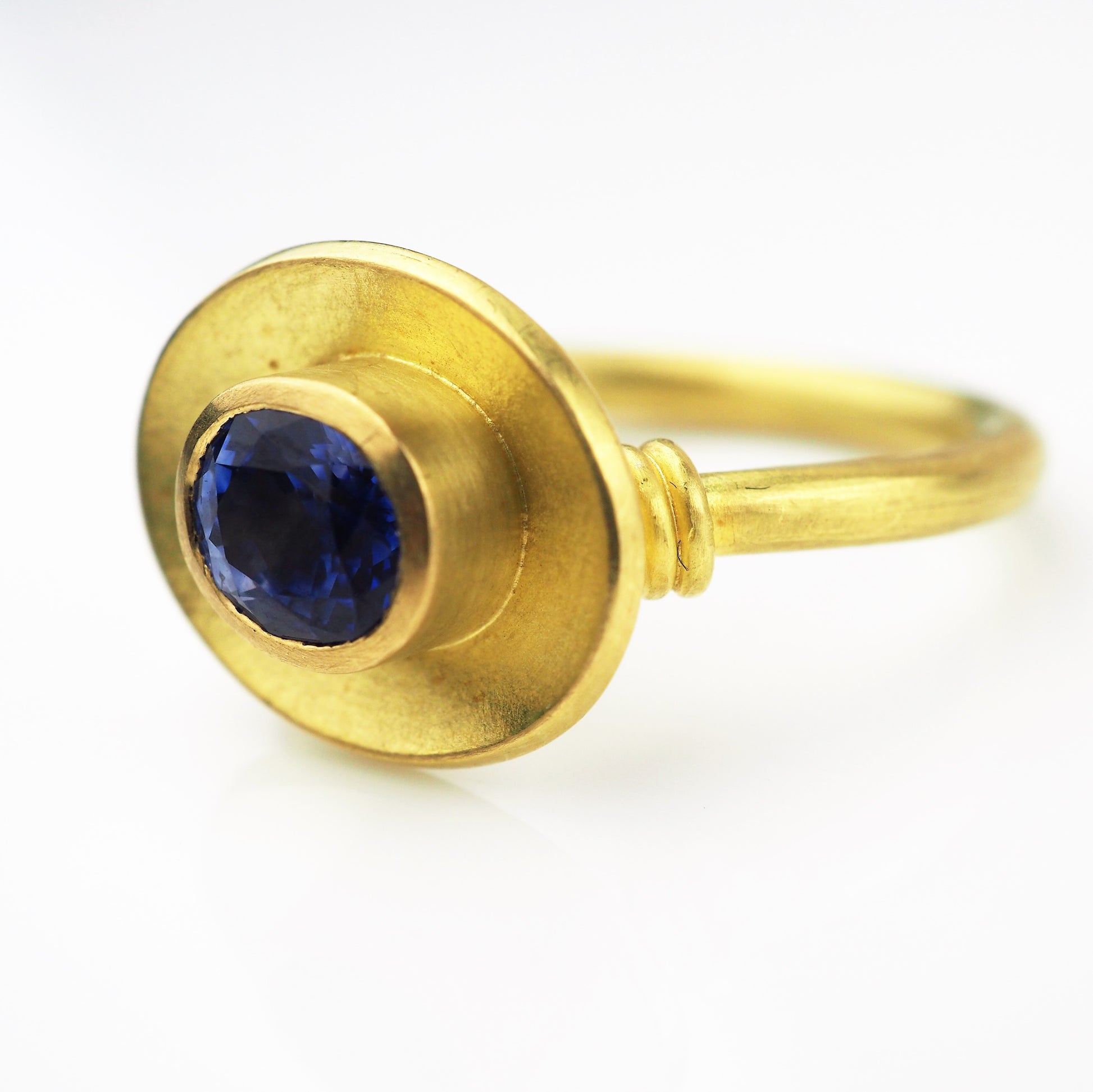 Scott-Moncrieff, Jean – Gold and Sapphire Ring | Jean Scott Moncrieff | Primavera Gallery