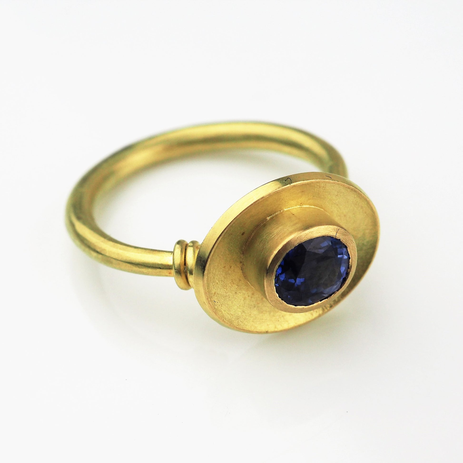 Scott-Moncrieff, Jean – Gold and Sapphire Ring | Jean Scott Moncrieff | Primavera Gallery