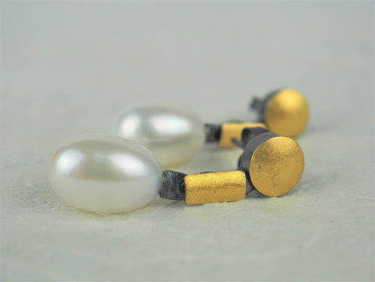 Klosowski, Kai - 22ct Gold, Oxidised Silver and Pearl Earrings