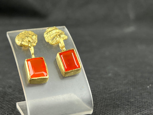 Allsopp, Disa - 18ct Gold Drop Earrings with Cornelian