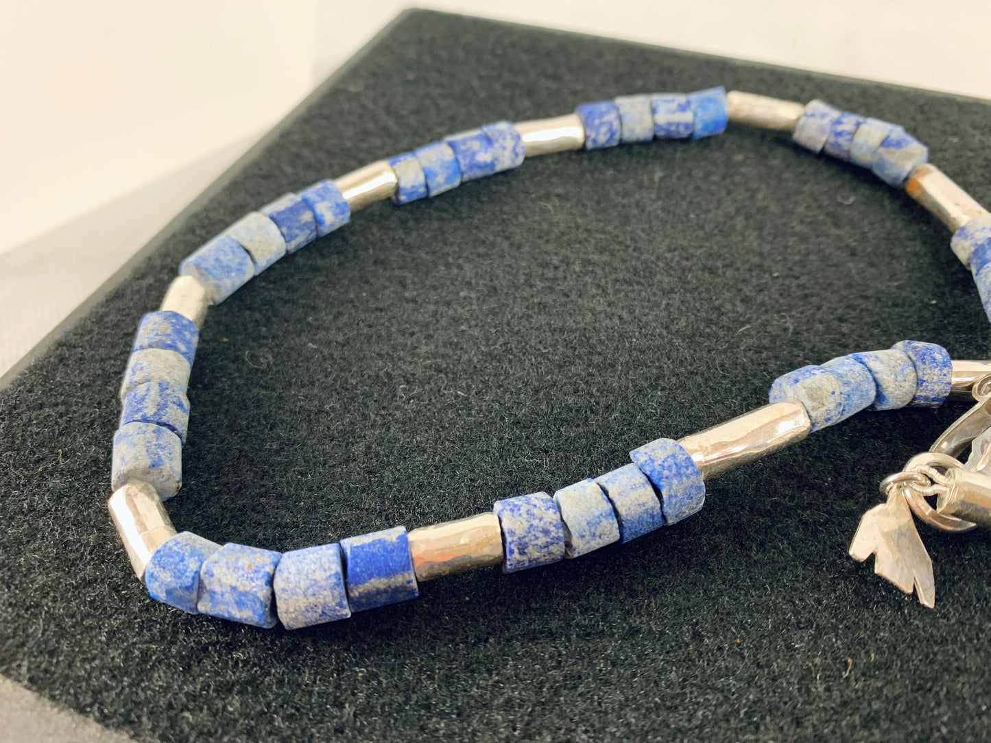 Strover, Lynne - Lapis Lazuli and Silver Barrels Necklace